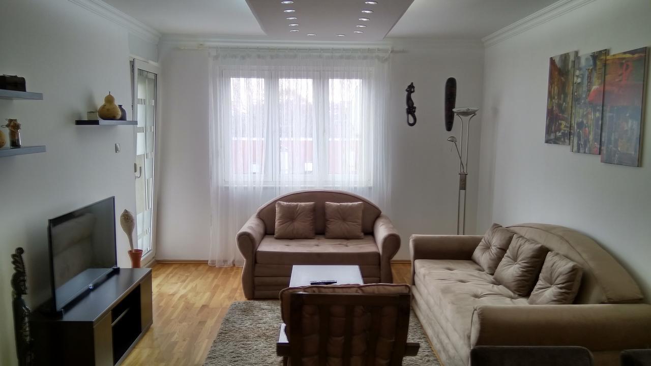 Jelena Apartments โนวีซาด ภายนอก รูปภาพ
